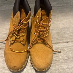 Timberland Tan Leather Boots with Yellow Laces